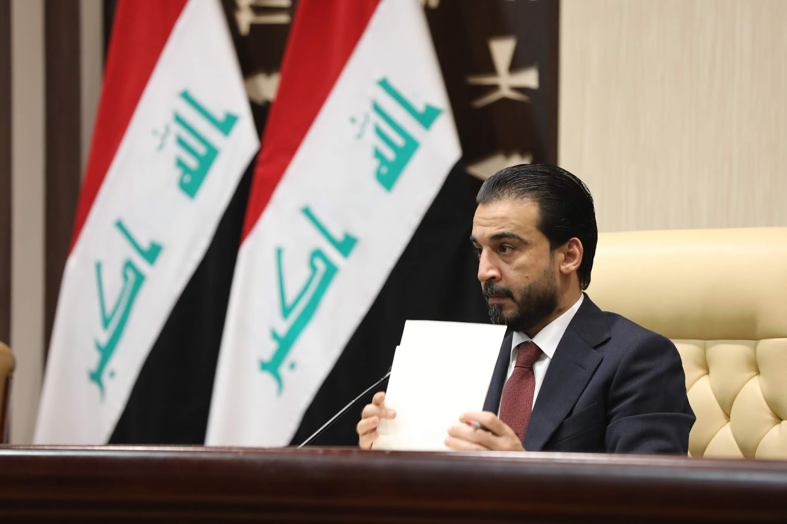 الحلبوسي يقرر تعليق الجلسات البرلمانية حتى اشعار آخر