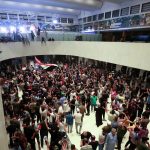 الصدر يدعو أتباعه إلى إخلاء مبنى البرلمان والاعتصام حول محيطه