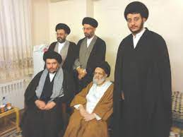 الصدر:اعتزالي العمل السياسي “للتفرغ للعبادة” !!