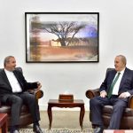 علاوي يؤكد على تعزيز العلاقات مع إيران