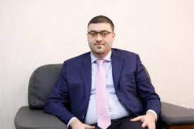 عودة أبن عم الحكيم على رئاسة الجهاز التنفيذي لهيئة الإعلام والاتصالات