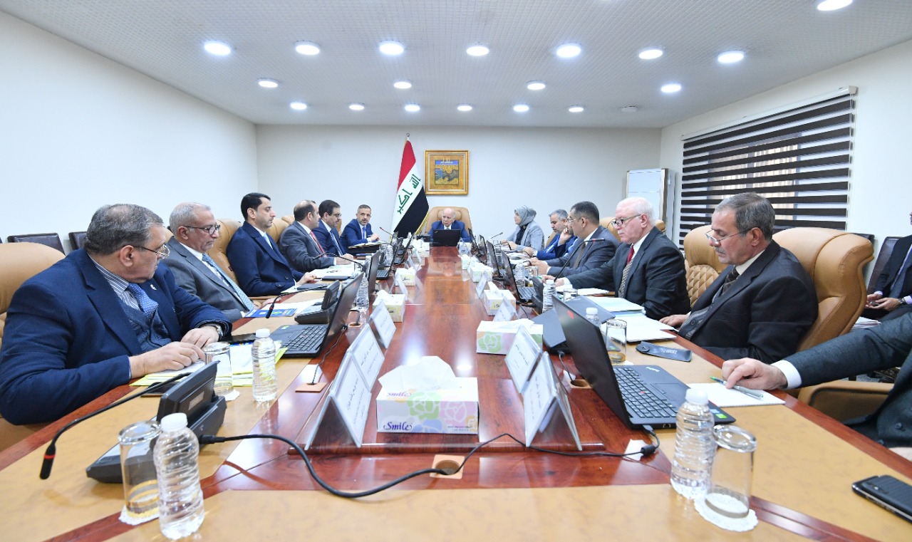 المجلس الوزاري للاقتصاد العراقي يوصي بإلزام مؤسسات الدولة باستيفاء أجور السلع والخدمات بالدينار العراقي