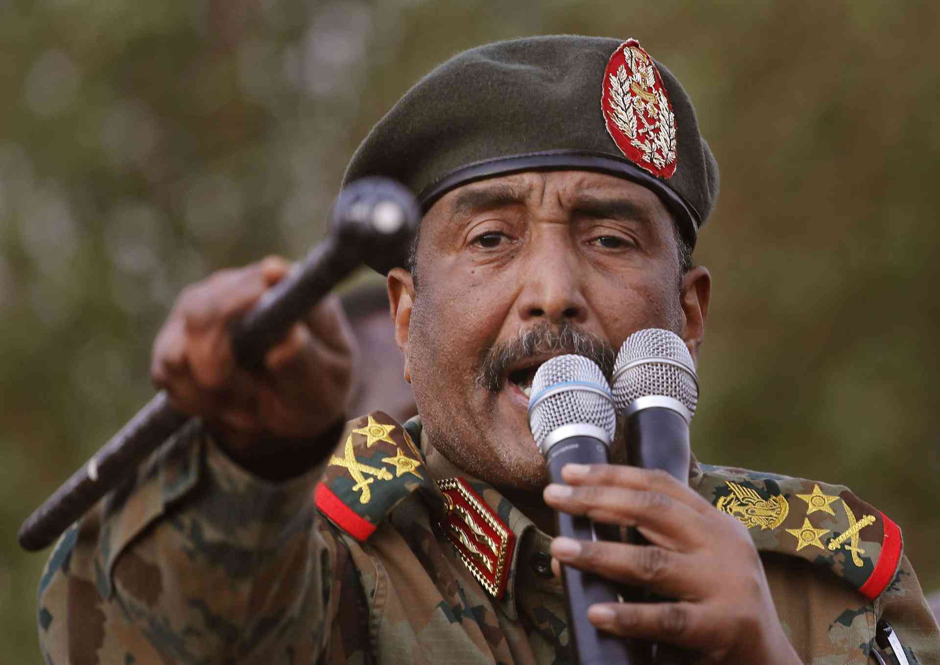 السودان..البرهان يوجه الجيش بالانتقال الى صفحة الهجوم  للقضاء على ميليشيا الرد السريع