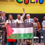 الرئيس البرازيلي يدعو إلى إعلان الدولة الفلسطينية ويرفع علمها أمام جمهوره