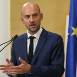 فرنسا..رفع العقوبات الأوروبية عن سوريا قريباً