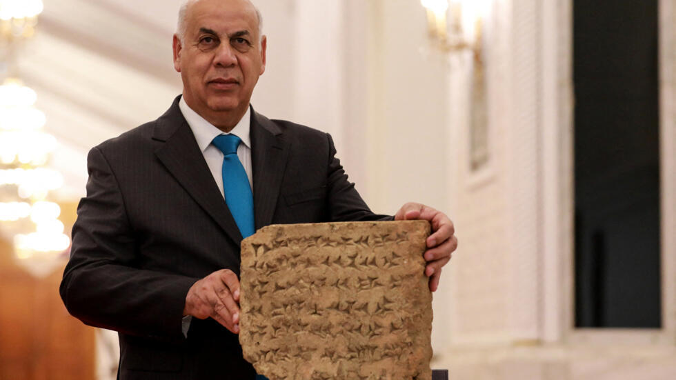 العراق يسترد آثاراً تعود للحقبة الآشورية من سويسرا واليابان