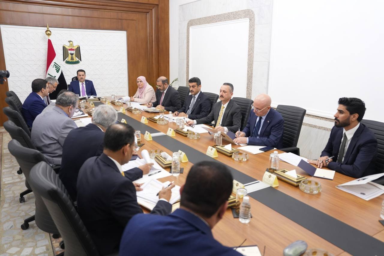 السوداني يوجه بالرقابة والسيطرة على السلع المستوردة