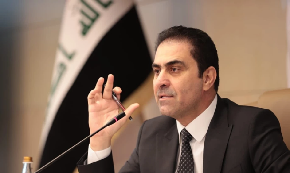 نائب:(محسن ولايتي) ارتكب مخالفات قانونية ودستورية في جلسة نصابها غير مكتمل