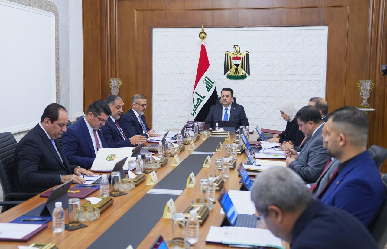 الموسم الانتخابي..السوداني يوجه ببناء مجمعات سكنية لموظفي الدولة