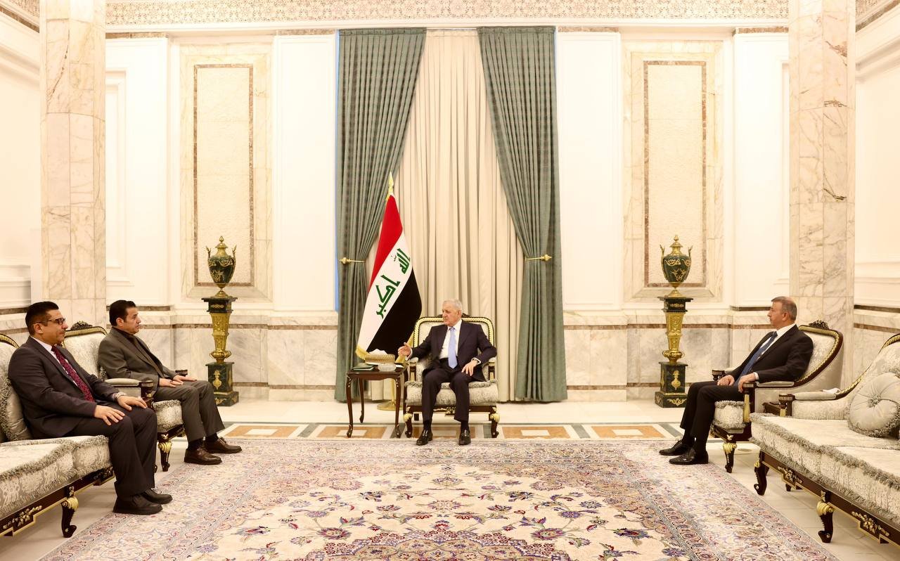 الأعرجي يدعو إلى حماية النظام الإيراني من الإنهيار