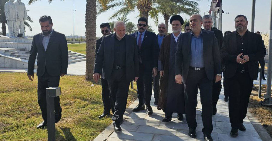 وفد إيراني في بغداد للحصول على مزيداً من أموال العراق وتعزيز جبهة القتال ضد أمريكا وإسرائيل