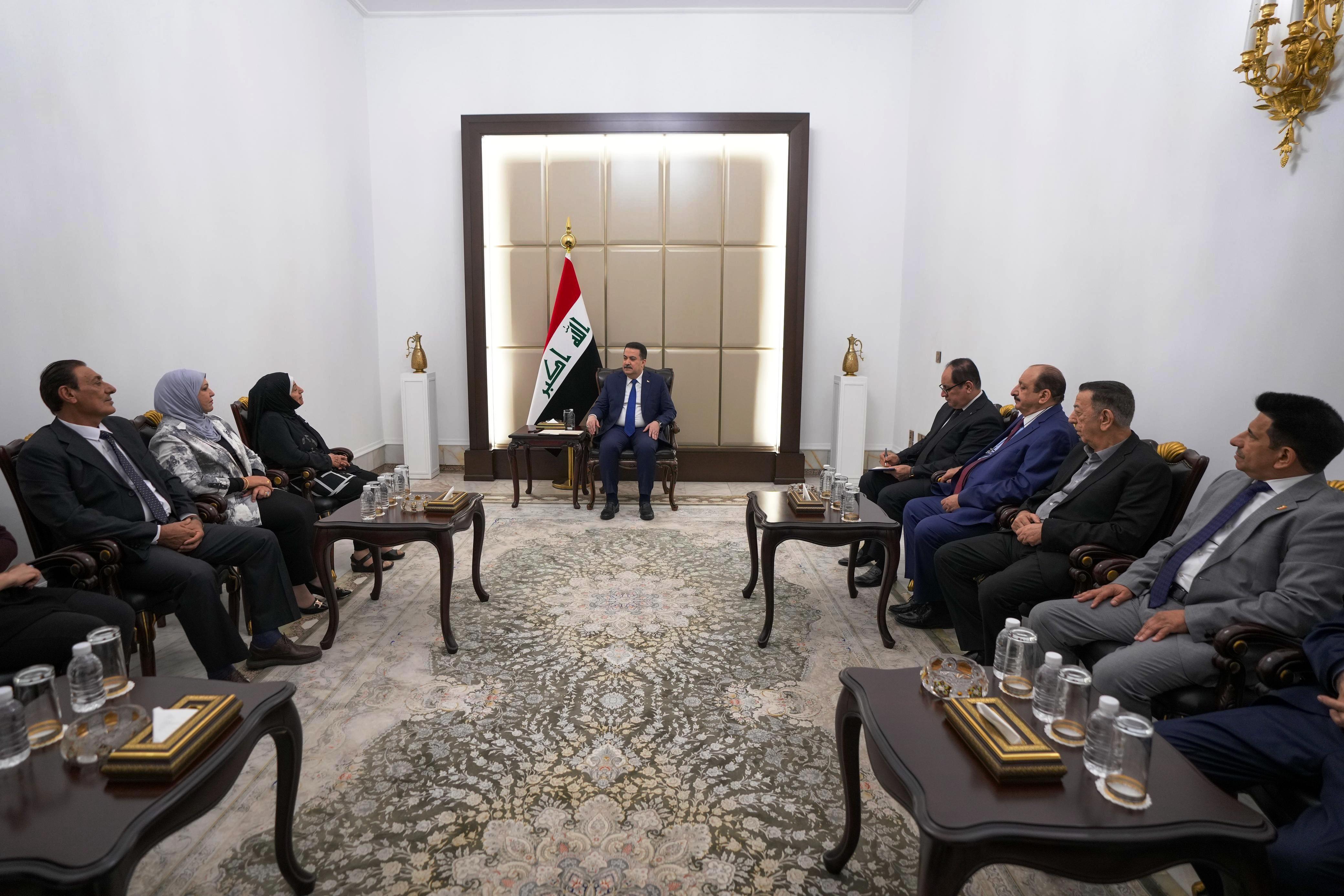 السوداني يكرم رواد العمل الإذاعي