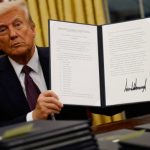 ترامب يقرر إنهاء العقوبات على سوريا