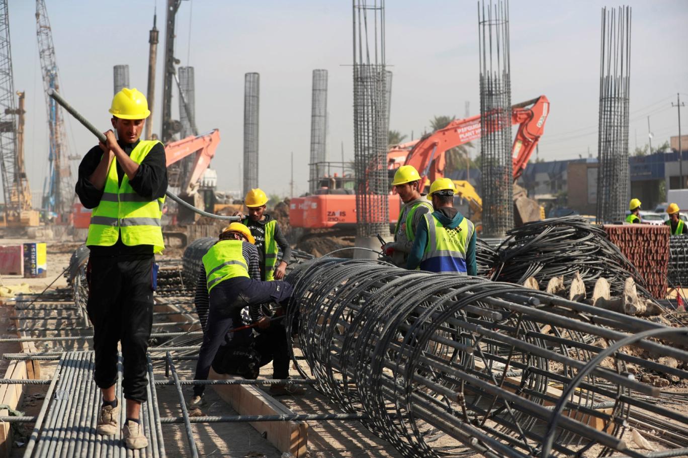 منصة “ريليف ويب”الأممية:أكثر من(370) ألف عامل أجنبي يعملون في العراق