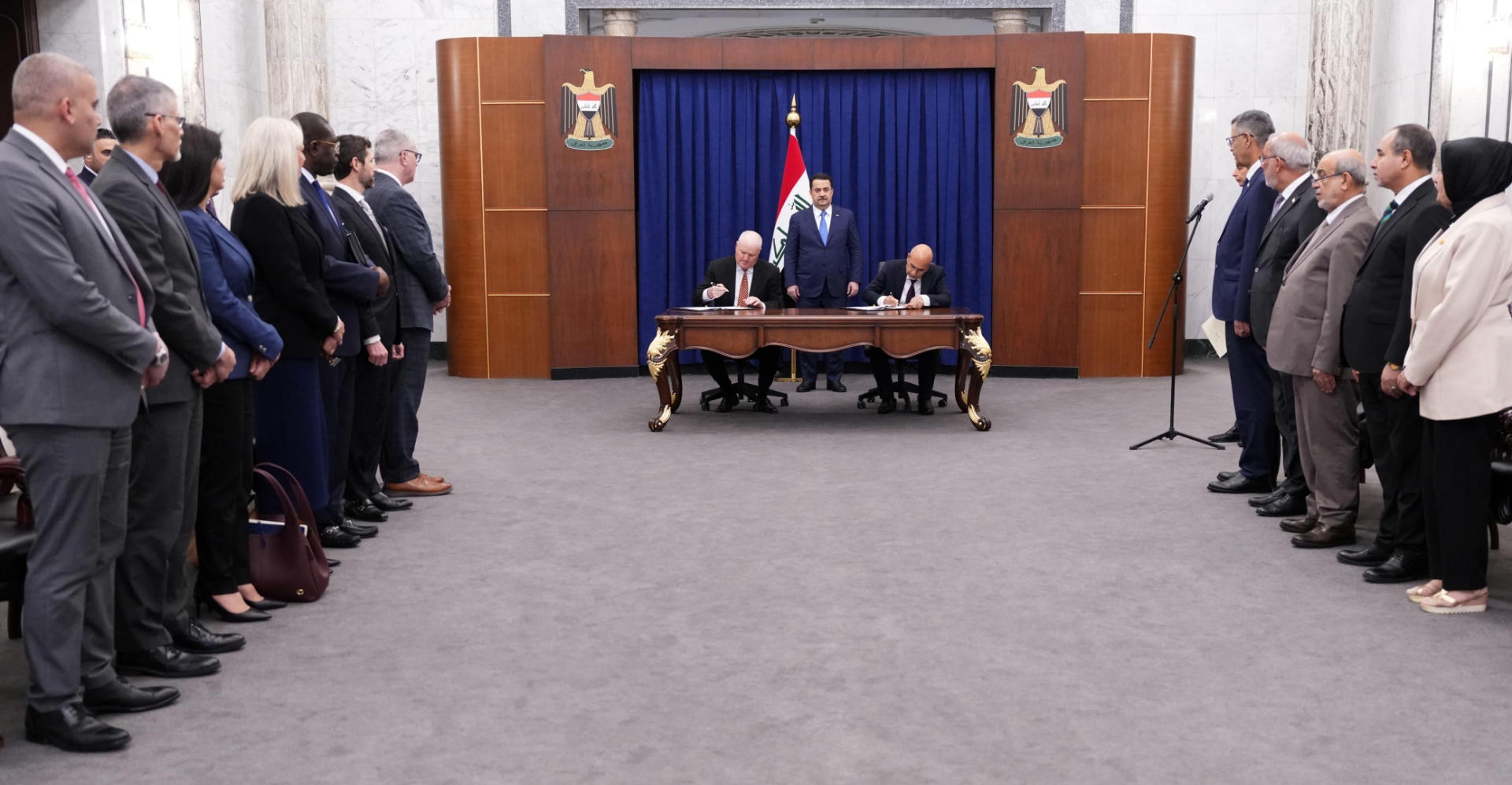 من أجل الولاية الثانية..اتفاقية مع شركة “شيفرون” الأمريكية لتطوير حقول نفط الناصرية