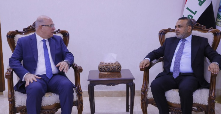 وزير العمل اللبناني:سندرب العراقيين على اعداد” التبولة والحمص بالطحينة” مقابل تدريب اللبنانيين على استخراج النفط!!