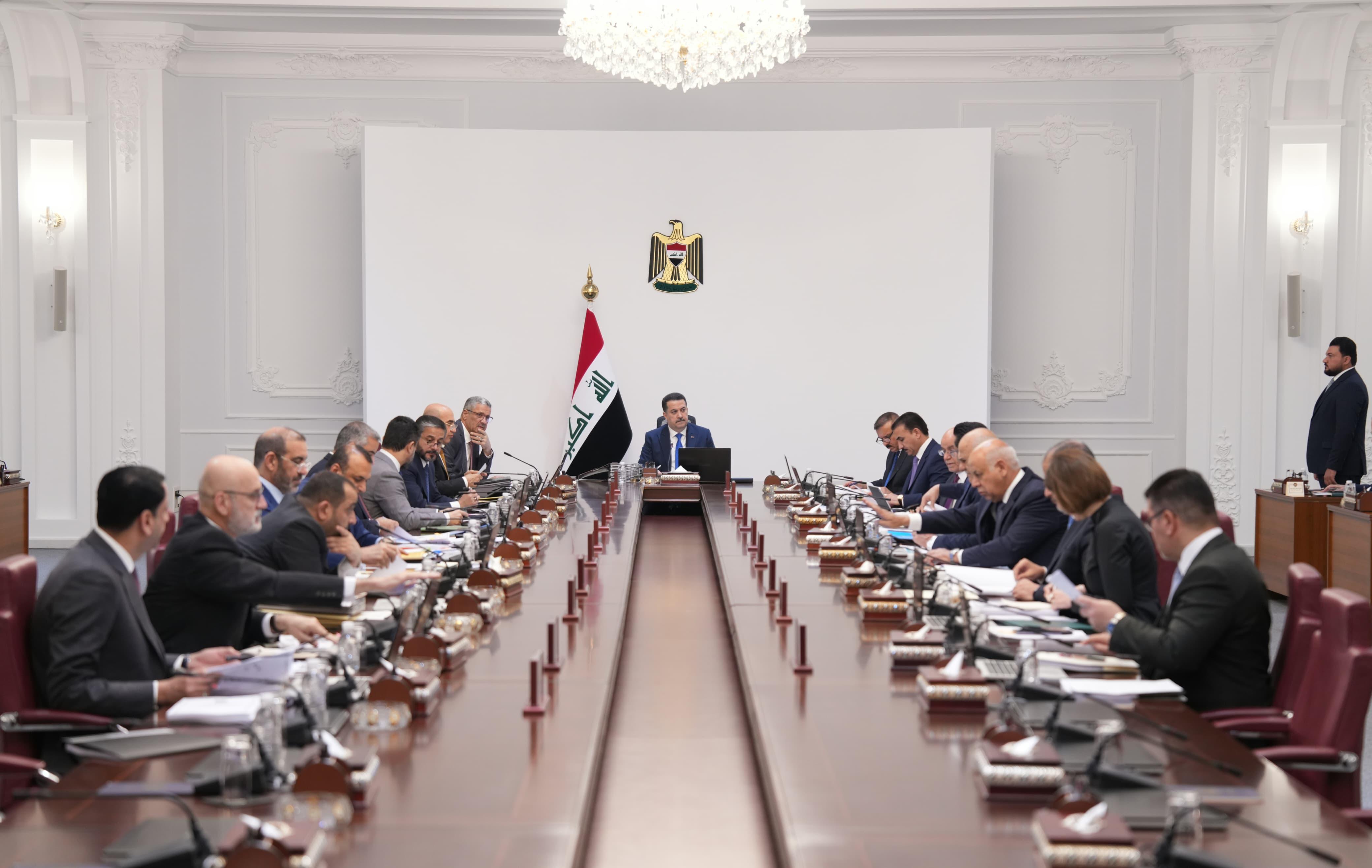 خبير اقتصادي:العراق يعاني من عجز مالي كبير بسبب تراجع الإيرادات غير النفطية والفشل الحكومي