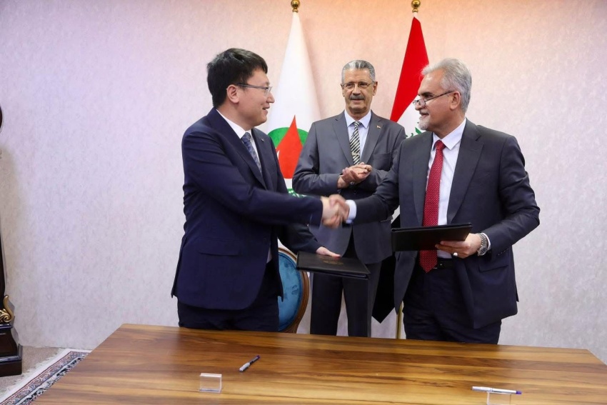 وزارة النفط:التوقيع على عقد لإنشاء شبكة أنابيب لتوزيع مياه البحر إلى الحقول النفطية