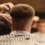 حلاق ينقذ حياة زبونه