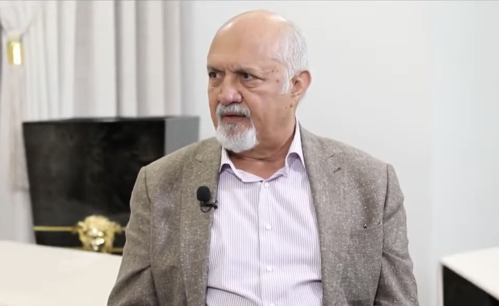 مشعان يستقيل من رئاسة حزبه