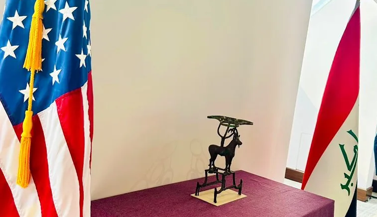 السفارة الأمريكية تعلن إعادة “تمثال الوعل “للعراق
