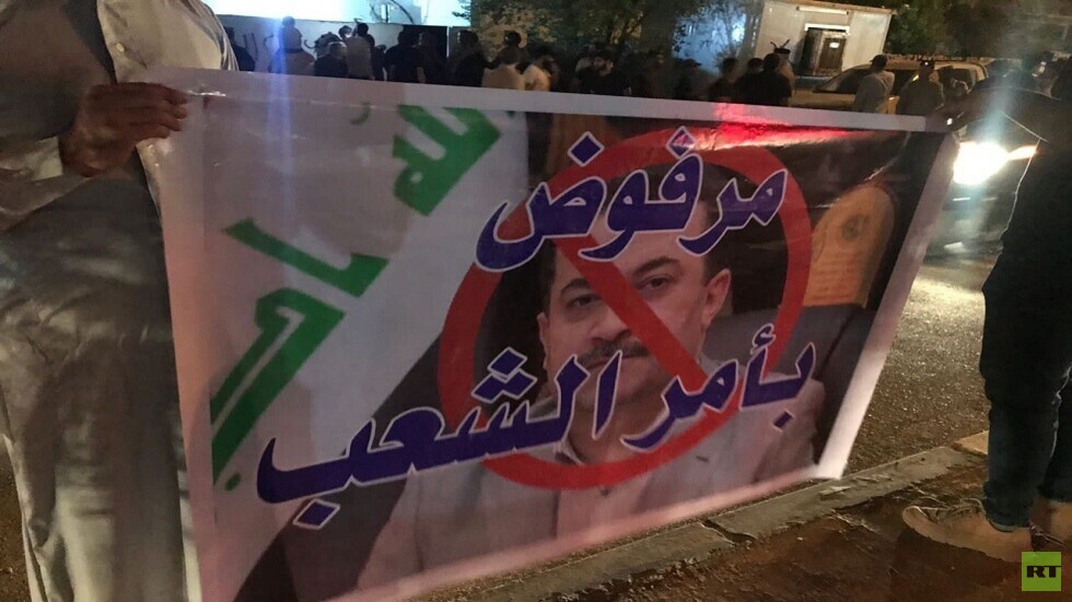 بين الوقفة والدكّة: قراءة في ارتباك الرسالة السياسية لرئاسة الوزراء