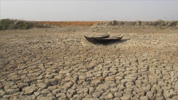 بيان برلماني يحمل السوداني مسؤولية شحة المياه والعجز المالي في العراق