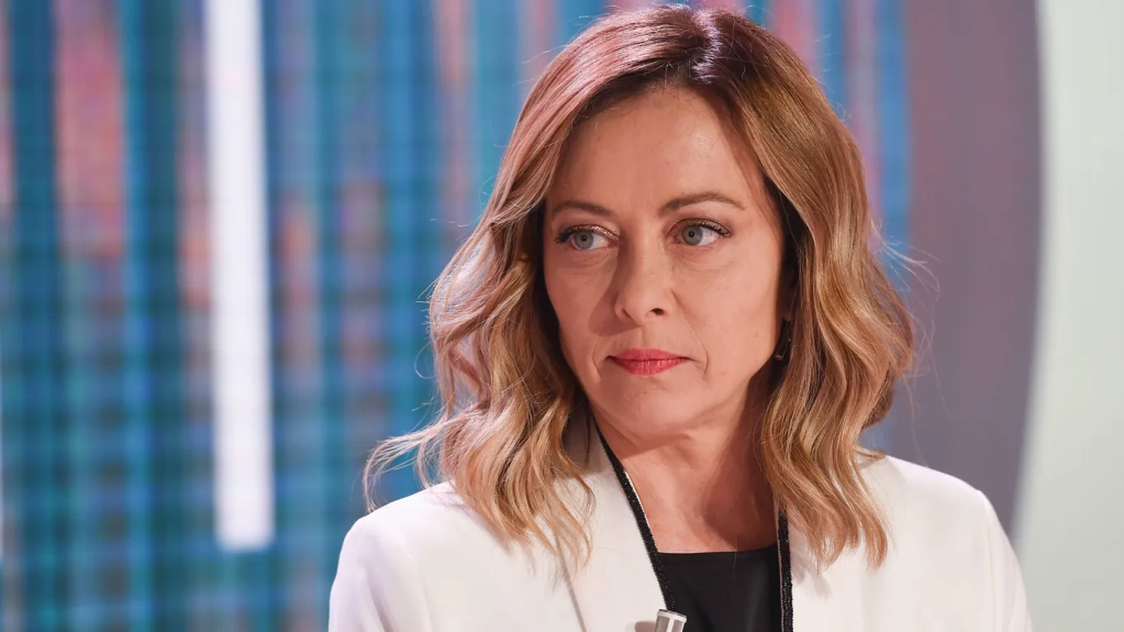 ميلوني:قد أقتل أحداً إذا أقلعت عن التدخين