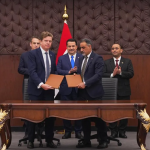التوقيع على إتفاقية لإنشاء منصة عائمة للغاز الطبيعي مع شركة أمريكية