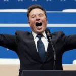 ماسك تجاه “تريليونير” العالم