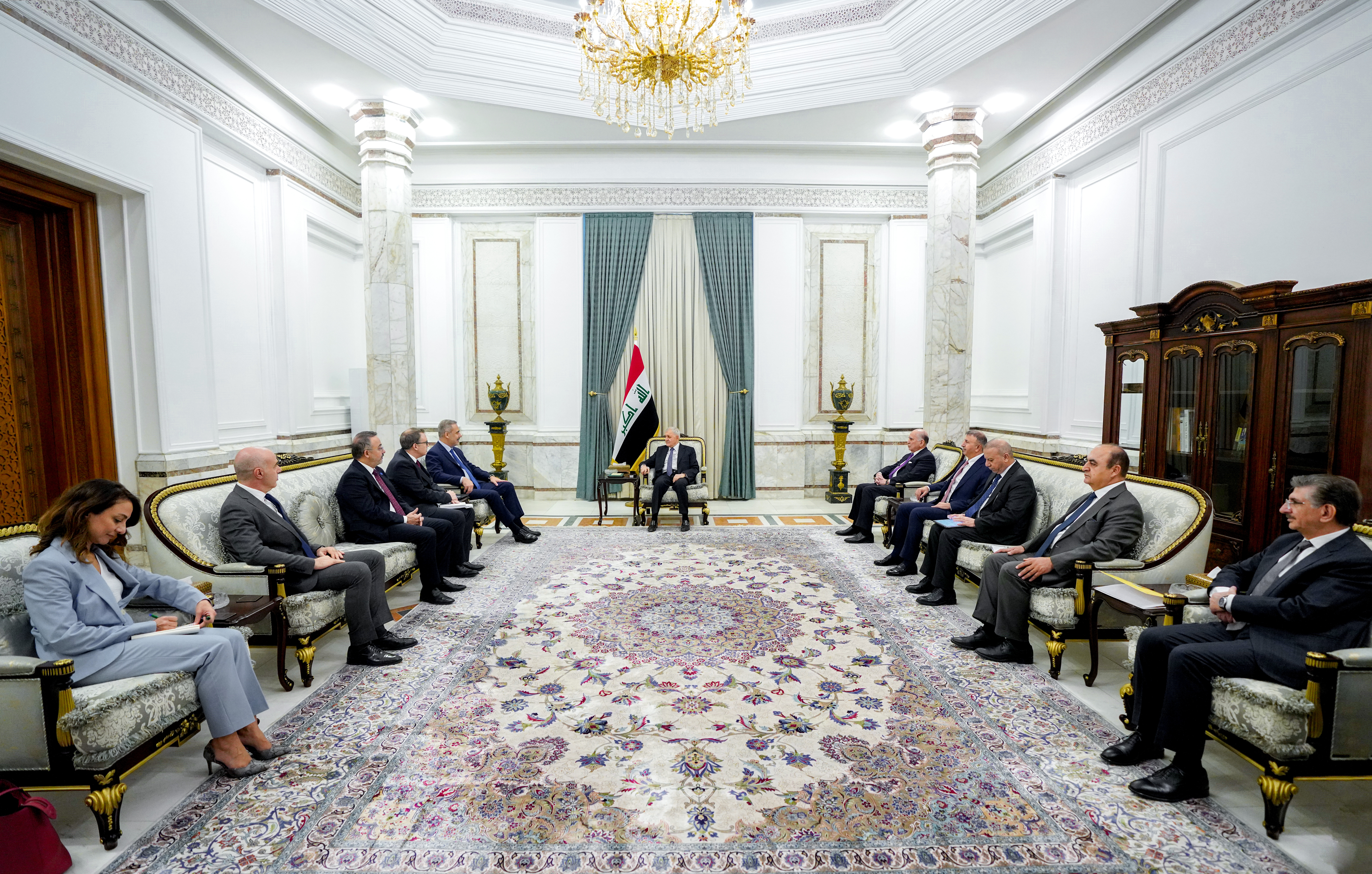 رشيد:نحن في خدمة تركيا!