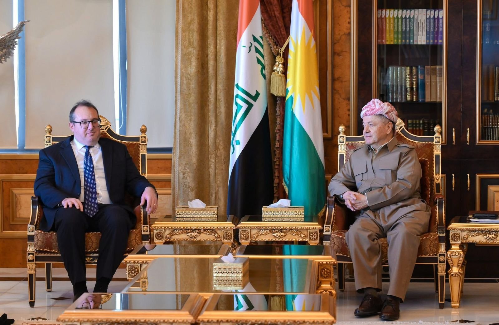 البارزاني وهاريس يؤكدان على الإسراع في تشكيل حكومة الإقليم والاتحادية