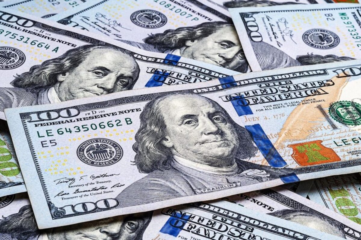 اليوم..تراجع طفيف في أسعار صرف الدولار