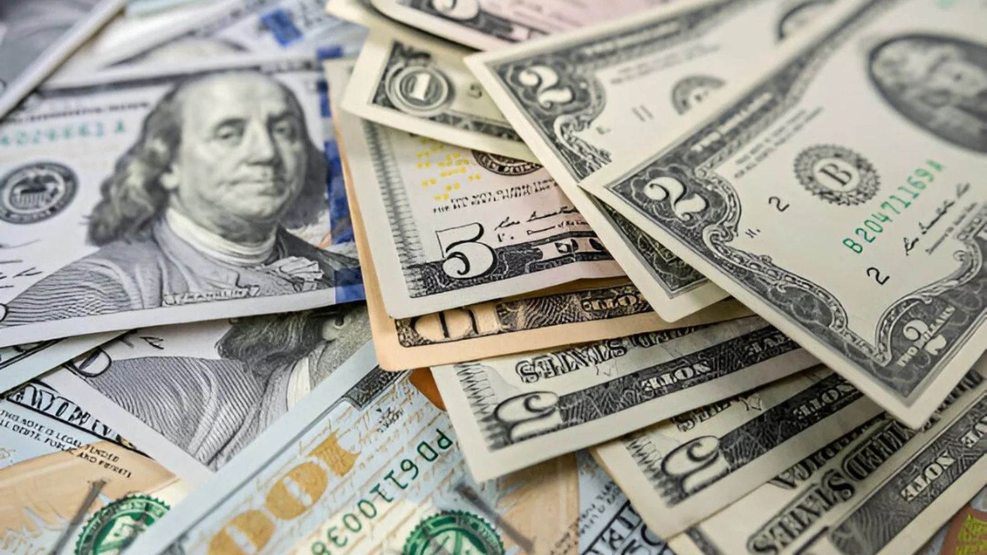 اليوم ..استقرار في أسعار صرف الدولار