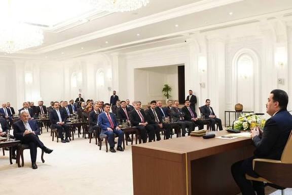 السوداني يلتقي سفراء أحزاب الحشد والعوائل الجدد لـ” خدمة العراق”