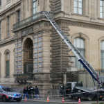 سرقة مجوهرات اللوفر خلال 4 دقائق فقط