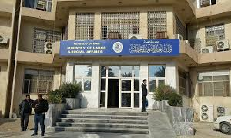 وزارة العمل تحدد ضوابط لتشغيل العمالة الأجنبية