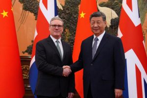 ستارمر يدعو إلى شراكة استراتيجية شاملة مع الصين