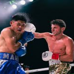 تتويج البطل العراقي في الملاكمة (جوناثان منصور) بالحزام الذهبي