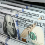 اليوم..انخفاض طفيف في أسعار صرف الدولار