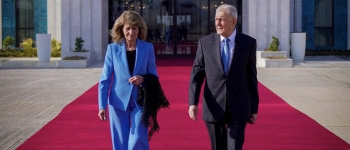 سفرة سياحية لرئيس الجمهورية مع زوجته إلى قبرص