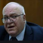 مستشار حكومي يطمئن الشعب..الرواتب “مؤمنة”