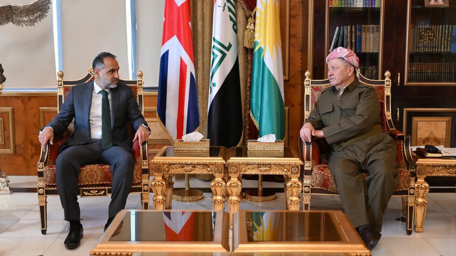 بارزاني: مناصب العراق موزعة على الحصص