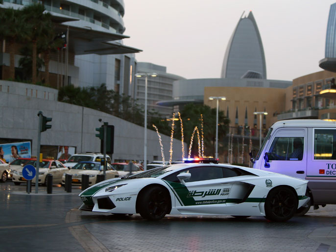 دبي تزود جهاز الشرطة بسيارات لامبرغيني الفاخرة لإبراز الجانب الجمالي والحضاري للإمارة الخليجية