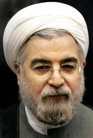روحاني يطلب من الحرس الثوري الايراني الابتعاد عن السياسية