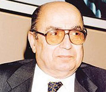 وفاة الباحث والمؤرخ والدبلوماسي العراقي نجدة صفوة