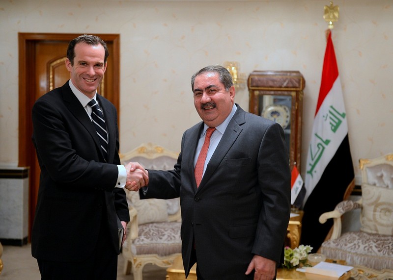 وزير الخارجية ونائب مساعد وزير الخارجية الامريكي يبحثان الوضع الامني في الانبار