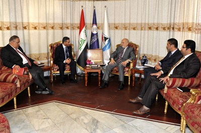 الجعفري والسفير المصري يبحثان تطوير العلاقات بين البلدين