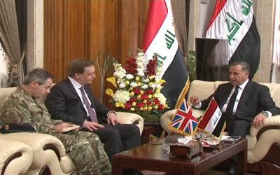 العبيدي وبيكر يبحثان تعزيز التعاون العسكري بين البلدين