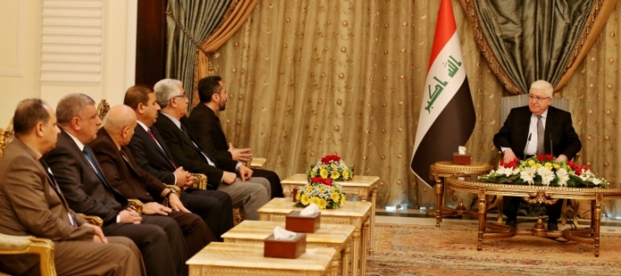 معصوم يؤكد على حماية الاطباء